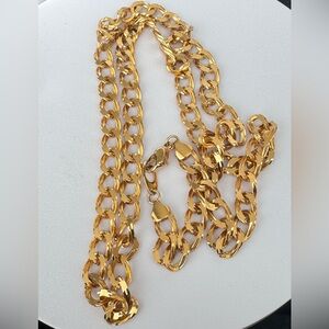 Necklace  gold-tone chain necklace double-link construction 80’s GP